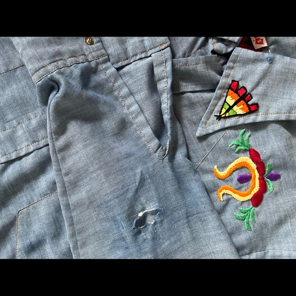 Rare 1970s Vintage Levi's Embroidered Chambray Shirt Unisex - Picture 7 of 9